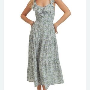 Lush Sweetheart Neck Sleeveless
Crossback Ruffle Tiered Maxi Dress